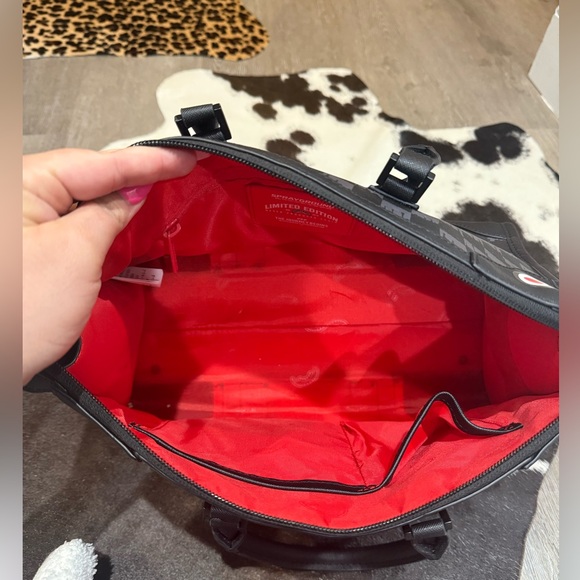 Sprayground purse - Picture 2 of 3